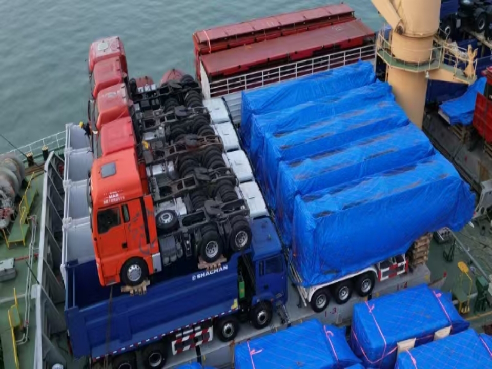 Derun Three-axle Sanmer Semi Trailers محملة وشحنها إلى غانا